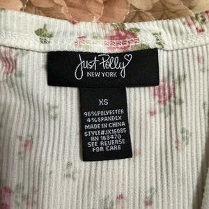 Just Polly New York Floral Ribbed Top in White with Pink & Green